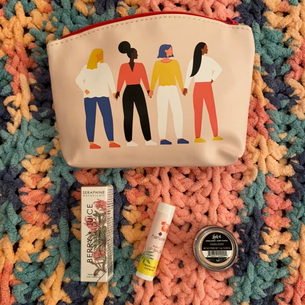 FREE GIFTS WITH PURCHASE